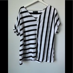 Travel Elements Stripe T-shirt